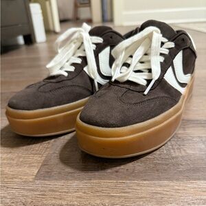 Women’s Low Top Platform Sneaker